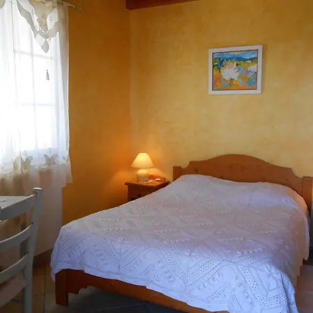 La Grange Aux Hirondelles Guest house Chambles